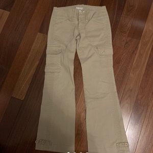 TRENDY tan cargo pants!!